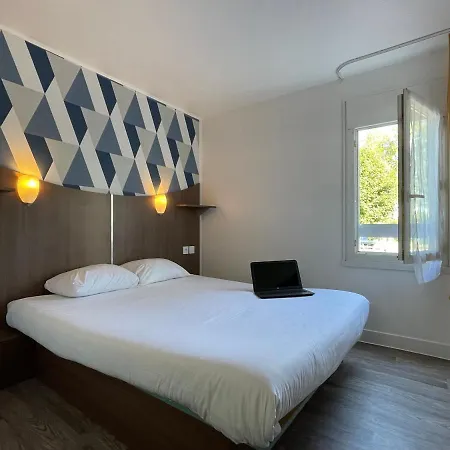 Hotel Kyriad Direct Val De Reuil