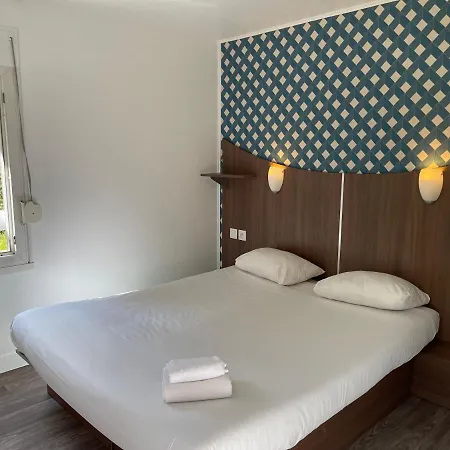 Kyriad Direct Val De Reuil Валь-де-Рёй