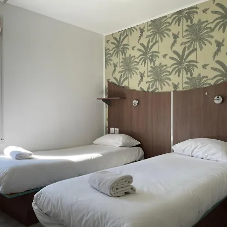 Hotel Kyriad Direct Val De Reuil