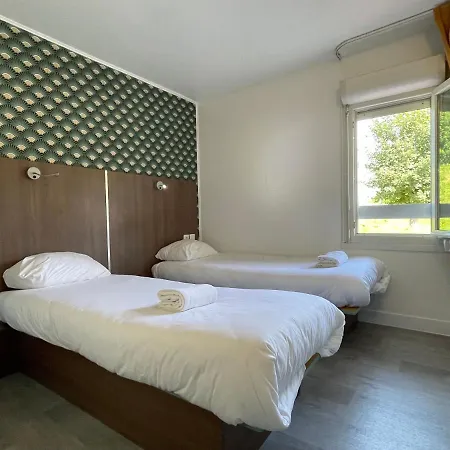Kyriad Direct Val De Reuil Hotel 2*