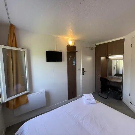 Kyriad Direct Val De Reuil 2*