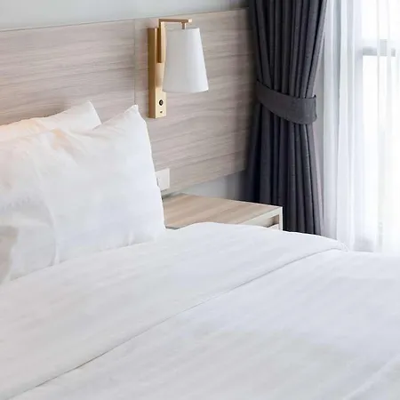 Kyriad Direct Val De Reuil Hotel Val-de-Reuil