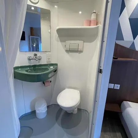 Kyriad Direct Val De Reuil