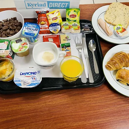 Kyriad Direct Val De Reuil Hotel