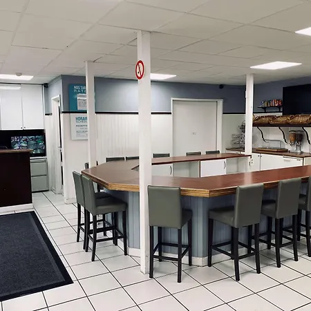 Kyriad Direct Val De Reuil Hotel 2*