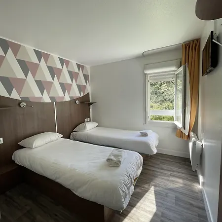 Kyriad Direct Val De Reuil 酒店