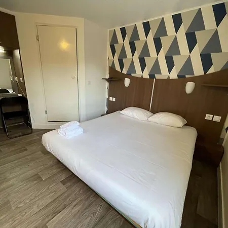 Kyriad Direct Val De Reuil 2* 瓦勒德勒伊