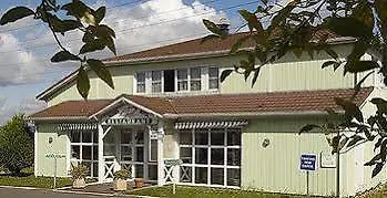 Kyriad Direct Val De Reuil 酒店 2*