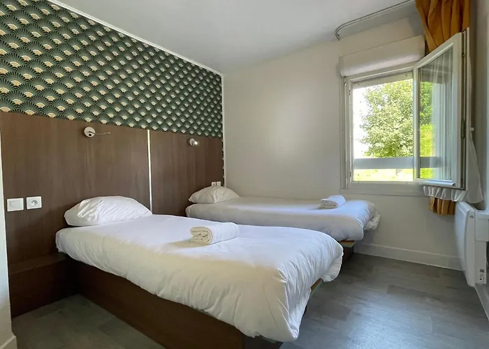 Kyriad Direct Val De Reuil Hotel 2*