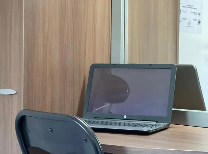 Hotel Kyriad Direct Val De Reuil Val-de-Reuil