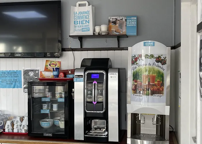 Kyriad Direct Val De Reuil Hotel 2*