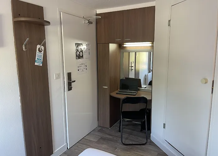 Hotel Kyriad Direct Val De Reuil Val-de-Reuil